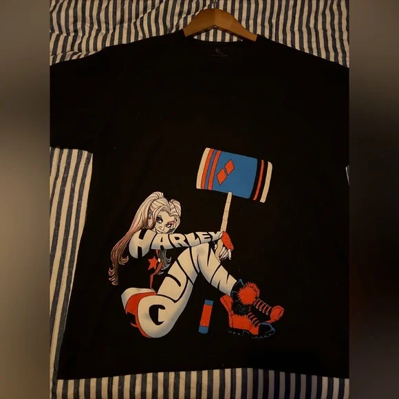 Harley Quinn y2k t-shirt - Picture 6 of 7